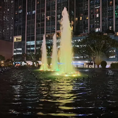 Uptown Parksuites Tower 1