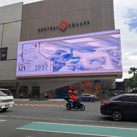 Uptown Parksuites Tower 1