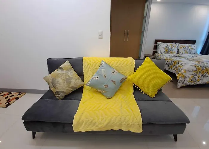 Uptown Parksuites Tower 1 Hostel Manila