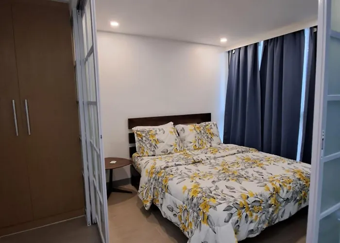 Uptown Parksuites Tower 1 Manila