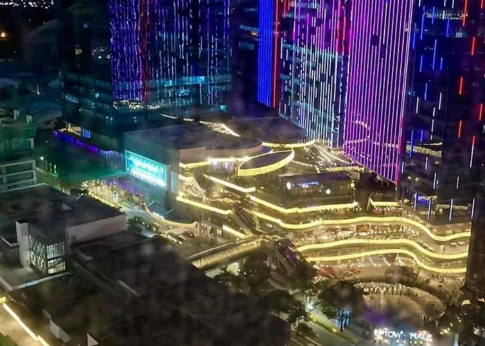 Uptown Parksuites Tower 1 * Manila
