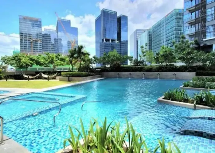 Uptown Parksuites Tower 1 Hostel *
