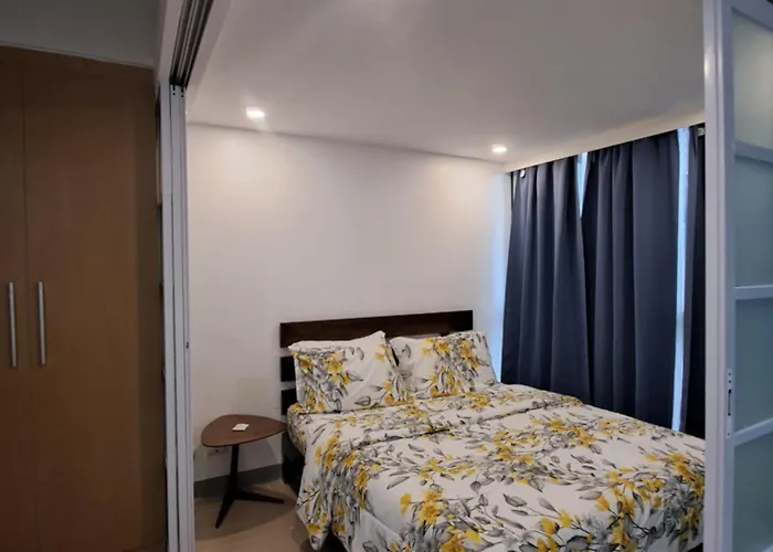 Aparthotel Uptown Parksuites Tower 1 *