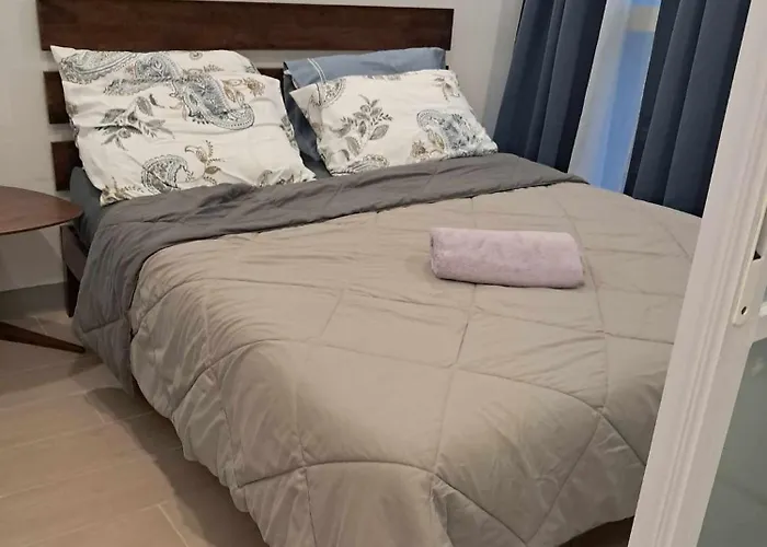 Uptown Parksuites Tower 1 Hostel Manila
