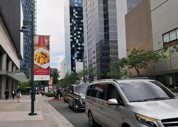 Uptown Parksuites Tower 1 * Manila