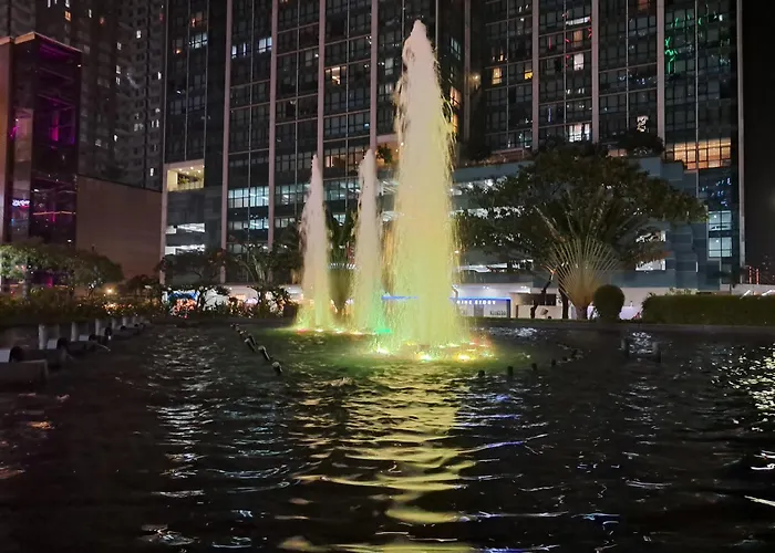 Uptown Parksuites Tower 1