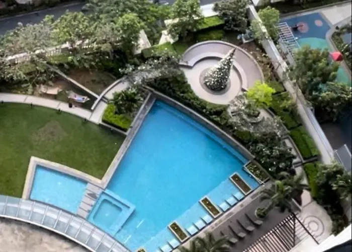 Hostel Uptown Parksuites Tower 1 *