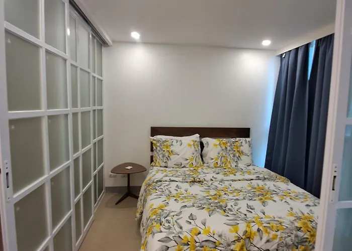 Hostel Uptown Parksuites Tower 1 *