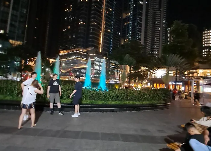 Uptown Parksuites Tower 1 *