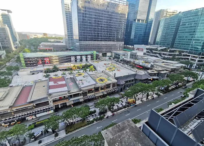 Uptown Parksuites Tower 1 Hostel Manila