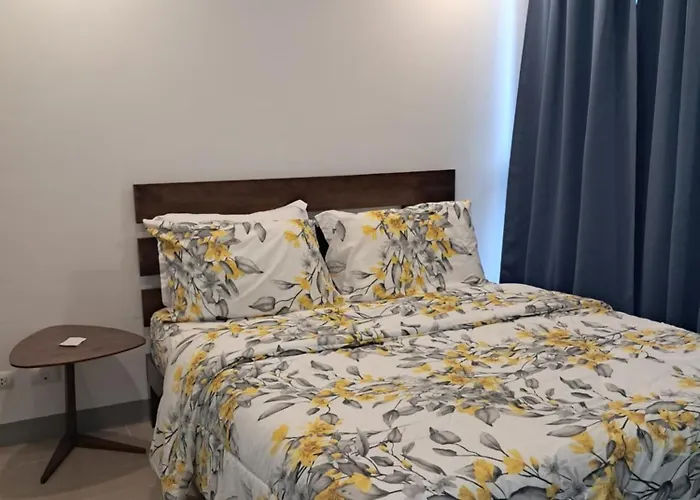 Uptown Parksuites Tower 1 Hostel Manila