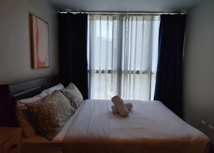 Uptown Parksuites Tower 1